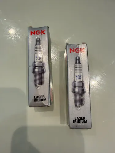 Par de Velas NGK - COD DILKAR8L8D - Corolla 