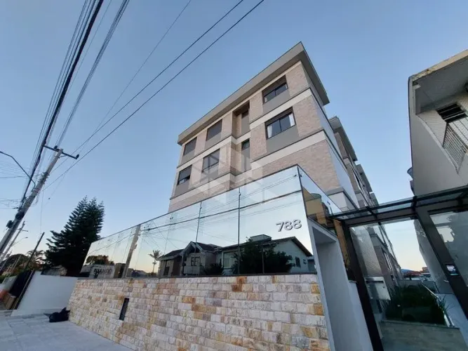 Apartamento para alugar 2 quartos, 70m², sacada com churrasqueira em Balneário Estreito