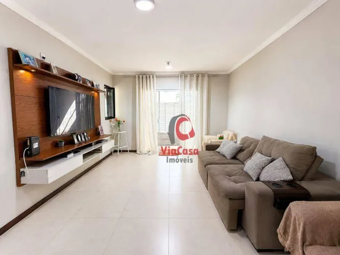 Casa para comprar com 175 m², 2 quartos, 4 banheiros, 3 vagas em Rua Dinah Silveira de Que