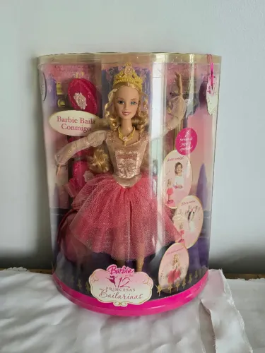 Barbie Genevieve bailarina interativa