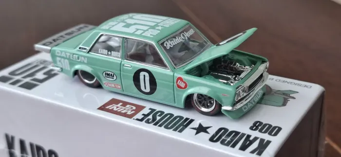 Mini GT kaido house 008 Datsun 510 Street 