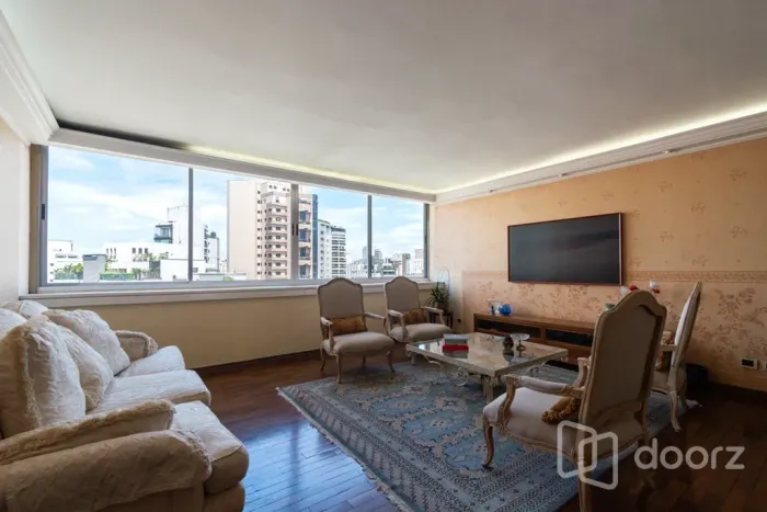 Imóvel na Ministro Rocha Azevedo com 3 dormitórios e 182m²