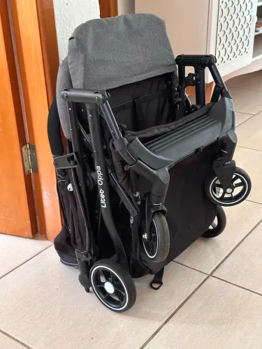 Carrinho de BB usado 2 meses 