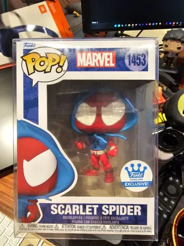 Funko Pop Scarlet Spider 1453 Marvel Exclusivo Funko com Protector