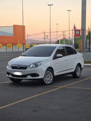 Fiat Grand Siena Essence 1.6 Flex 16V 2016
