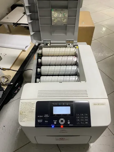 300,00 VENDO IMPRESSORA - PARA RETIRAR PEÇAS