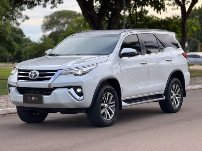 Toyota Hilux SW4 SRX 4X4 2.8 TDI 16V Dies. Aut. 2020