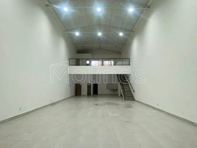 Galpão Novo para locação- 300m² vão livre na R. Antonio de Barros