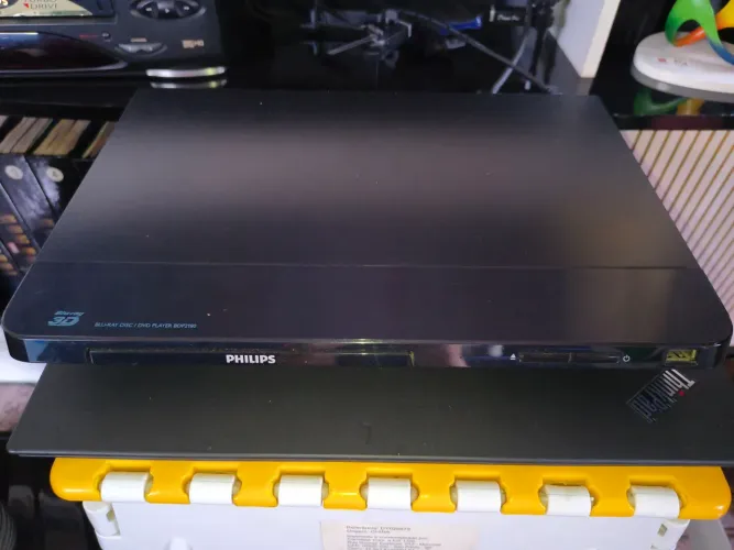 BLU RAY DISC 3D/DVD PLAYER