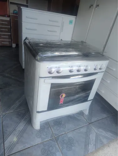 Fogão branco 6 bocas