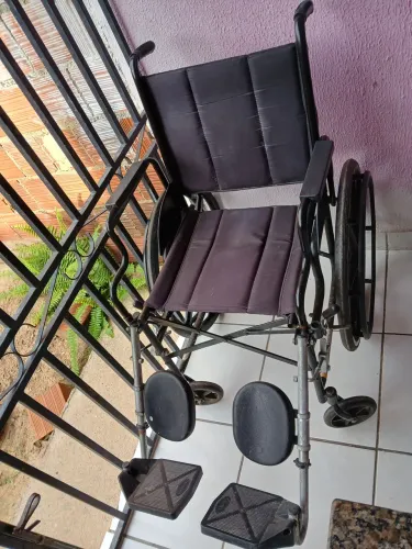 Vendo 2 Cadeira de rodas