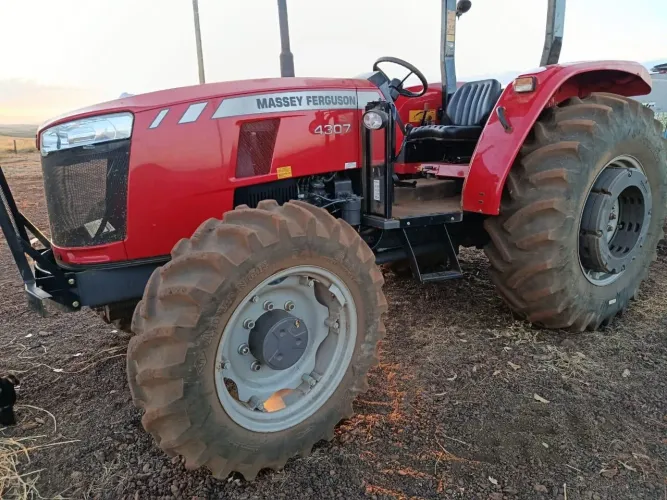 Trator 2024 com apenas 500 horas
