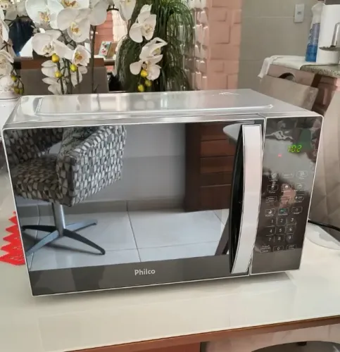 Micro-ondas 25l Espelhado 1100w Prata Philco 220V Display Digital ( Novo )