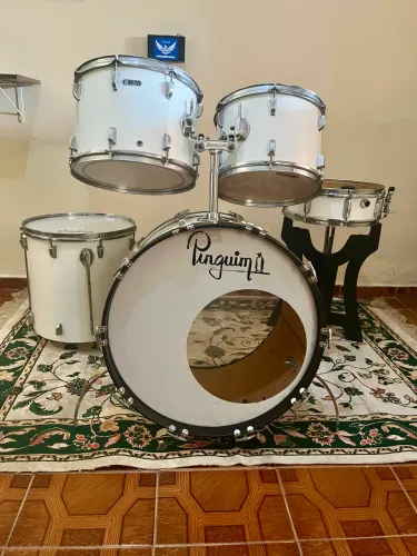 Bateria Pinguim anos 80 Rara