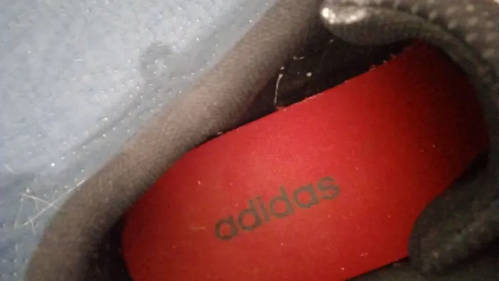 Tênis Adidas usado