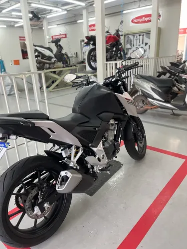 Honda CB 300F Twister 2025/2026 - Impecável | Baixa km