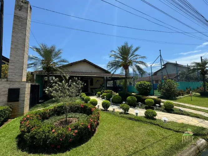 IMÓVEL A VENDA COM CAMPO DE FUTEBOL, MORADA DA PRAIA - BERTIOGA/SPCasa de Luxo com 3 Suíte