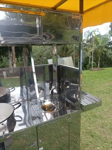Carrinho de pastel e caldo de cana