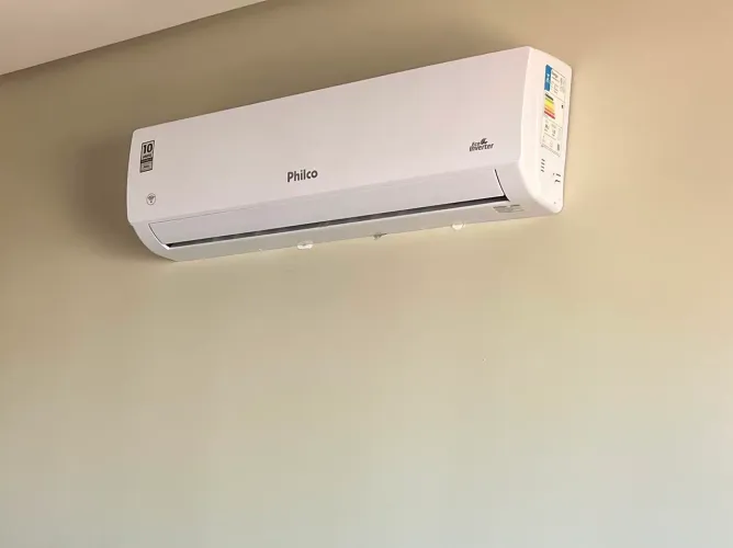 Ar-condicionado 9000btu 1 ano de uso