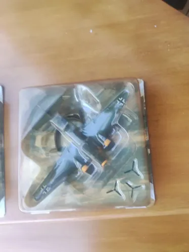 Kit de miniaturas de aviões da segunda guerra