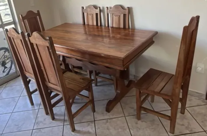 Mesa de Jantar em Pau Ferro Maciço - 6 Cadeiras