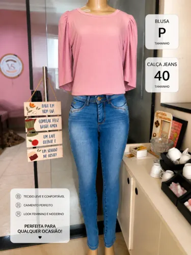Blusa e calça jeans