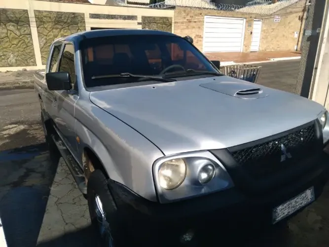 Mitsubishi L200 GL 2.5 4X4 CD Diesel 2009