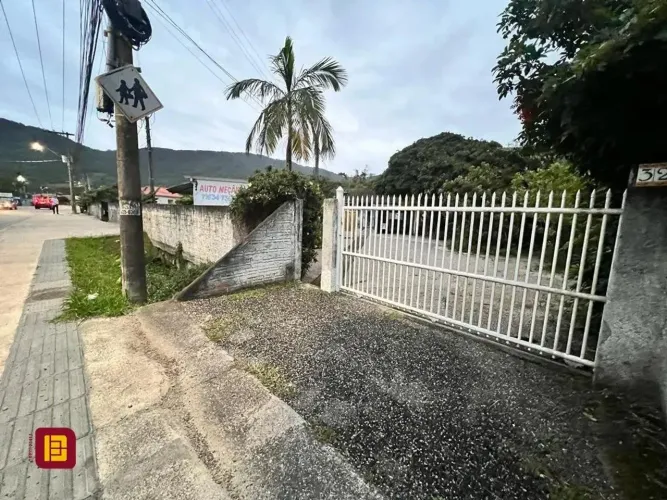 Terreno com 4.216 m2, viabilidade, no Alto do Ribeirão