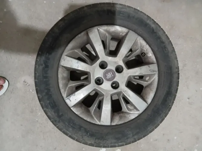 1 roda fiat punto 