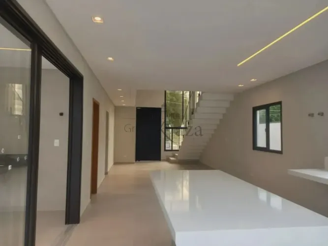 Casa Condomínio Malibu Residencial Residencial Colinas 3 Dormitórios 200m²