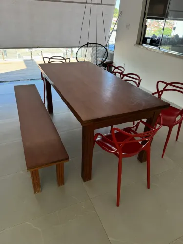 Conjunto de Mesa, Banco e Cadeiras