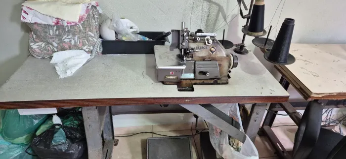 Máquina de Costura Overlock Juki