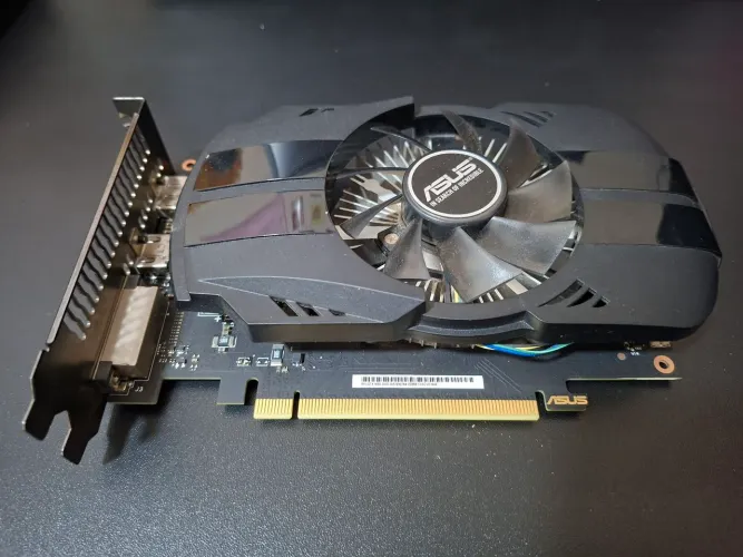 GTX 1650 D6 OC 4GB - Ótimo estado