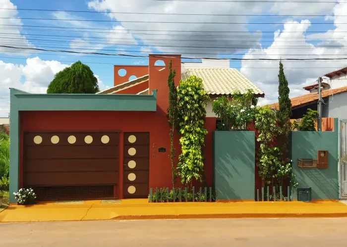 CASA 76 m2 toda murada PARA ALUGAR.