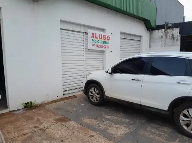 Aluga Salão Comercial na Av. das Bandeiras , aproximadamente 160m2 para div. atividades