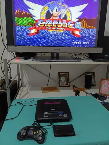 Mega Drive 2- 5 jogos na memória+ Cartucho Street of Rage 