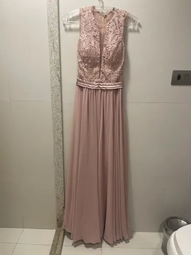 Vestido de festa Nude rendado