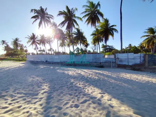 Terreno à Beira-mar à venda na Praia de Paripueira com 1.343m² - Alagoas