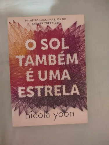 Livro o sol também é uma estrela Nicola yoon