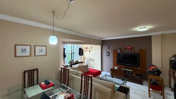 Imóvel para venda possui 110 metros quadrados com 3 quartos em Jardim Coelho Neto - São Lu