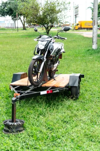 Carretinha p/ uma moto - Nova