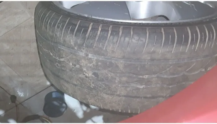 PNEU 215/35/18
