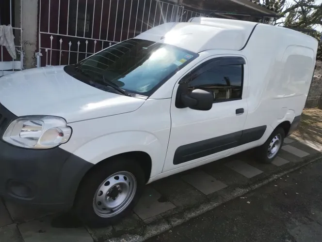 Fiat Fiorino Furgão Work. Hard 1.4 Flex 8V 2P 2017