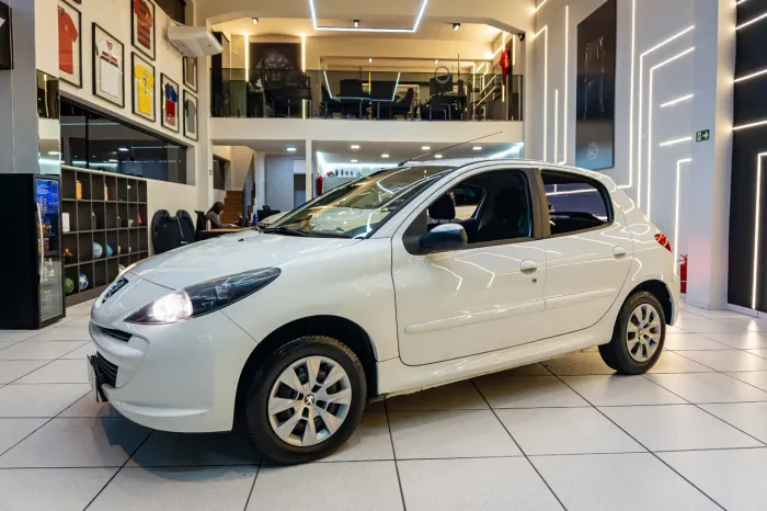 Peugeot 207 Active 1.4 Flex 8V 5P 2015