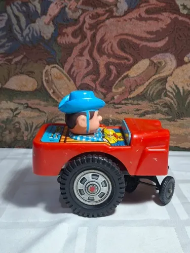 Brinquedo Jeep maluco da Estrela anos 70 - o mecanismo está travando precisa de reparo 