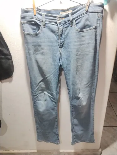 Levis calça 40 