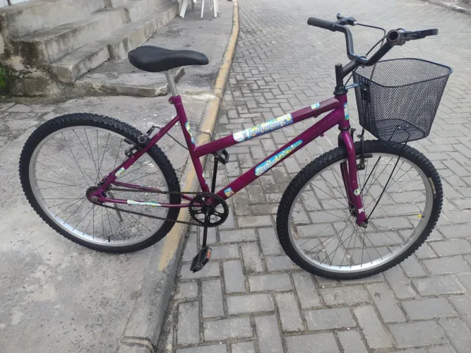 Toda original de fábrica q  pintura pneus cestinha cela toda Nova zarada 