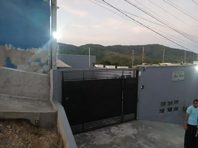 Alugo uma casa Village no botujuru aluguel 1.250 +1.250 de calcao direto com o proprietari
