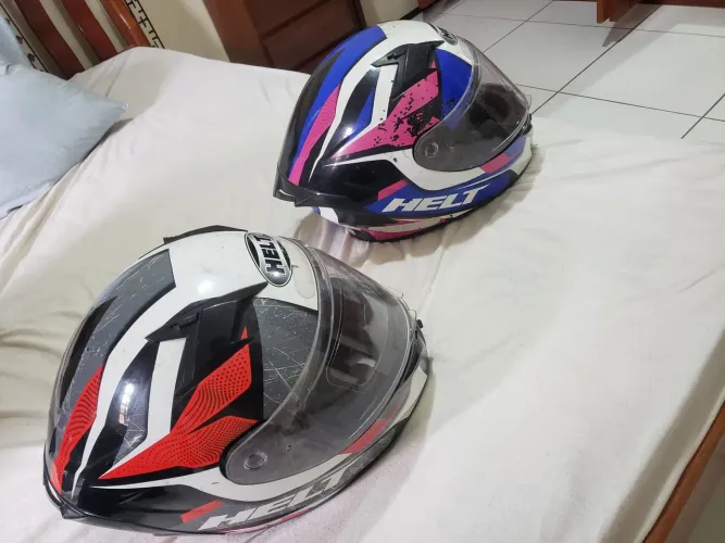 Dois Capacetes Helt Masculino e Feminino