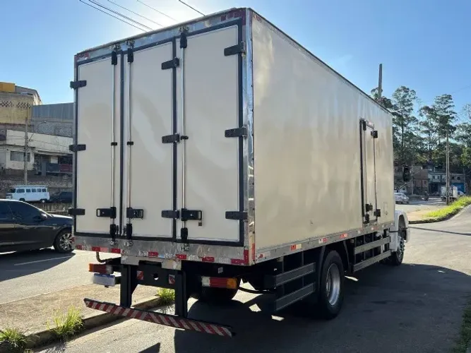  Baú Refrigerado/ Camâra Fria/ Térmico/ Frigorífico Para caminhão Toco